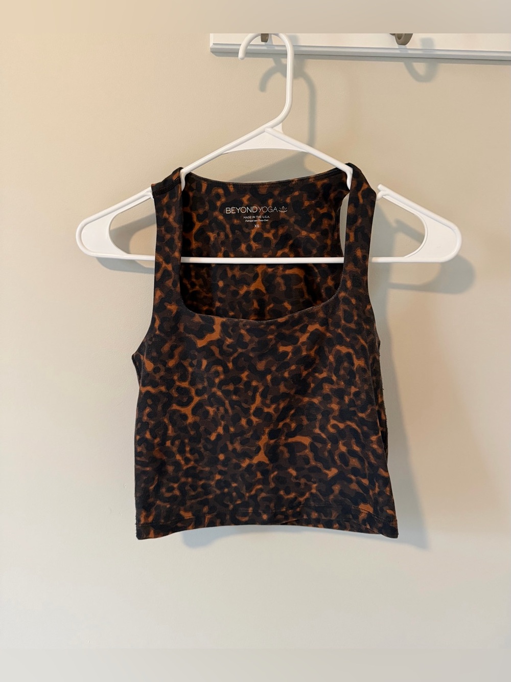Beyond Yoga Softmark Square Neck Crop Tank Leopard Size XS